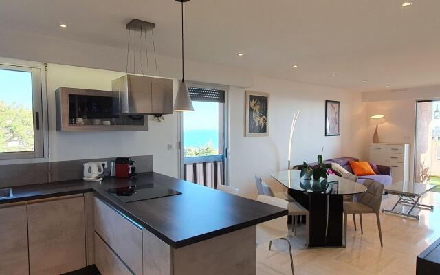 Classy Apartment in Nice with pool and private parking place