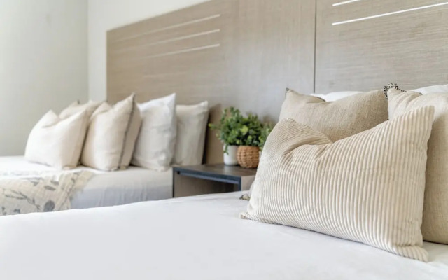 ERTH INN by AGA- San Ysidro