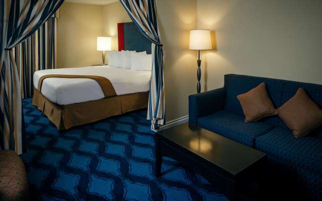 Plaza Inn & Suites at Ashland Creek