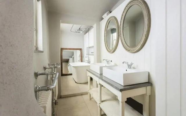 Vive Unique Hotel Apartments Holland Park Avenue