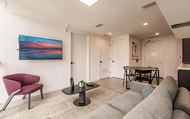 Modern Muse - Luxury Hotel Meets Miami Apartment