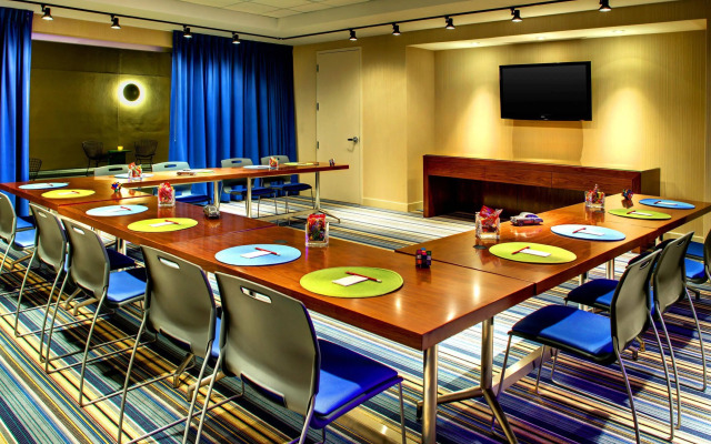 Aloft Leawood-Overland Park