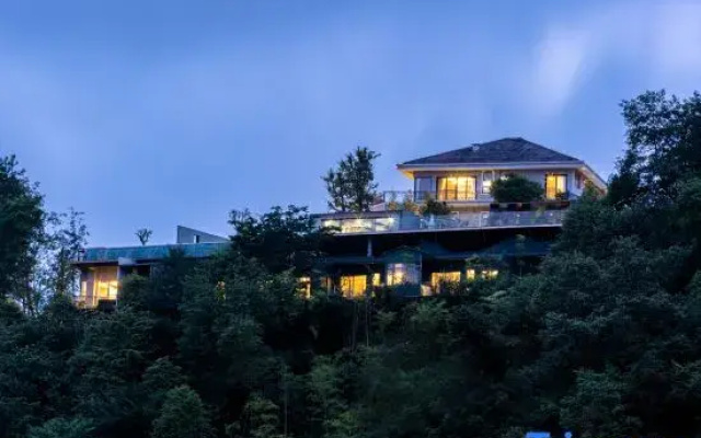 Tengchong Qishan Luxury Hidden · Hillside Hot Spring Mountain Lodge