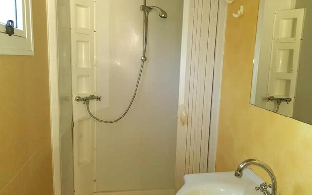 Italian Holidays Mobile house in Ameglia