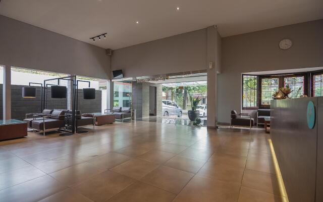 RedDoorz Plus @ Cipaganti Street 3