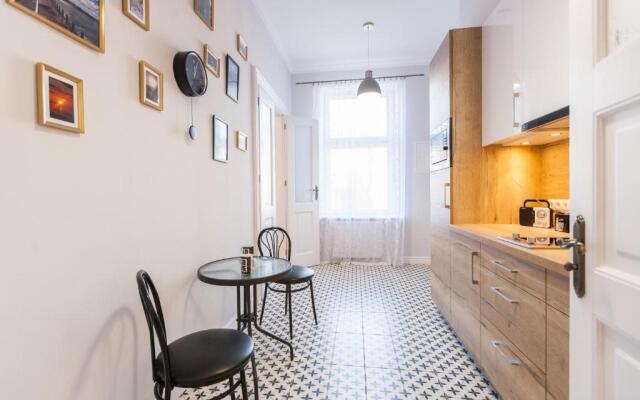Vintage Podzamcze Apartment