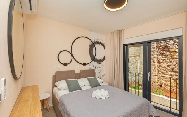 Ragusa Sea View apartment by DuHomes