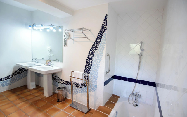 Hospedium Hotel la Parada del Compte