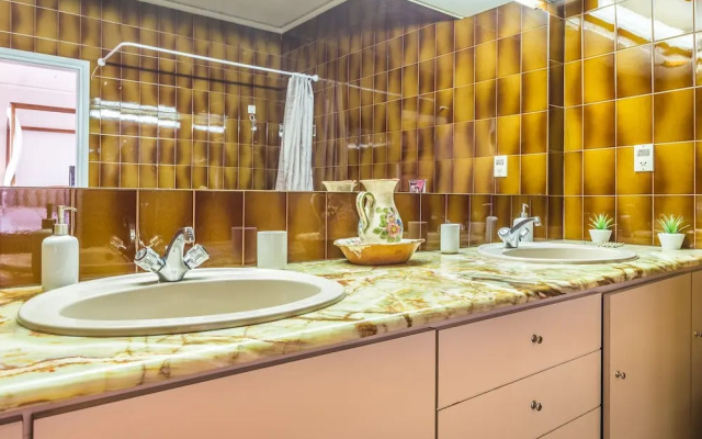 3 bedroom apartment in Acropolis area