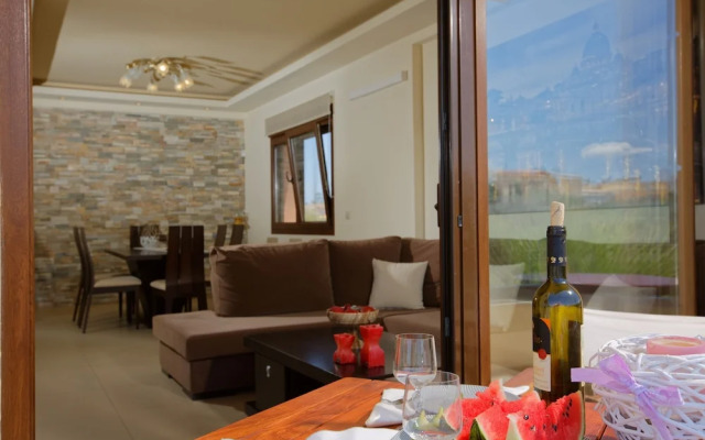 Beatiful Villa in Gouves, Sea Views, Crete