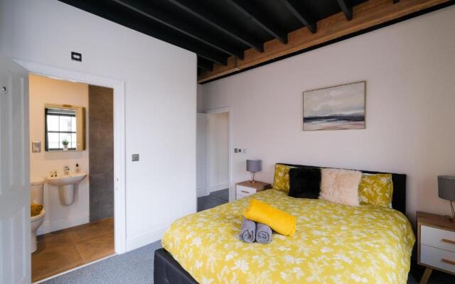 The Eden Warehouse - Gold Apartment, sleeps 5