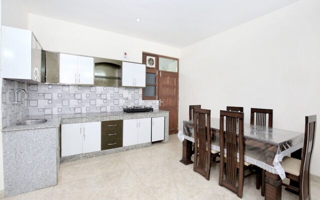 OYO 11859 Home 2BHK Barog View