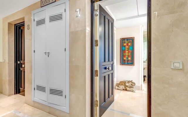 YOLO Spaces – Sotogrande  Puerto Boutique Apartment