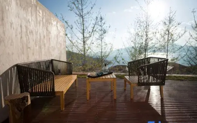 Inward Life Hotel
