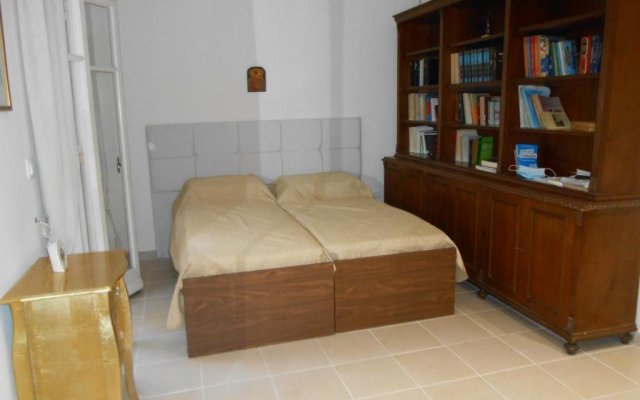 Elena's old Corfu town apartment