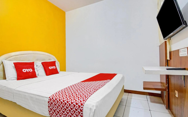 RedDoorz near Mall Of Indonesia