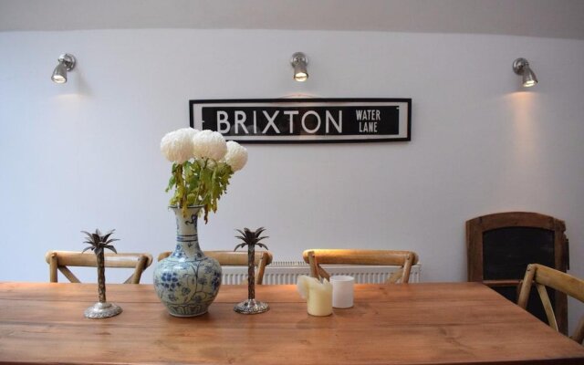 2 Bedroom Family Home In Brixton