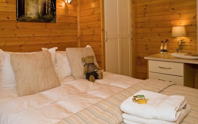 Cleveley Mere Luxury Waterside Lodges