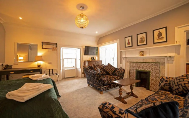 Conon Hotel