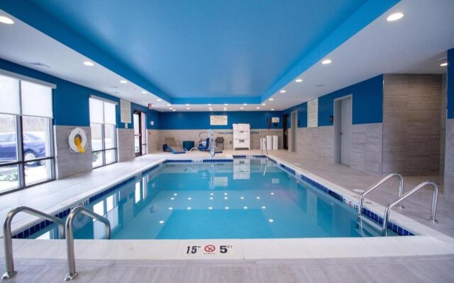 Hampton Inn & Suites North Attleboro