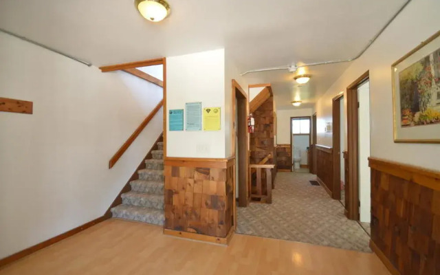 6 Bed Blue Mountain Rental with Hot Tub