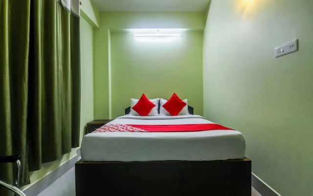 Oyo 18528 Field Residency Inn