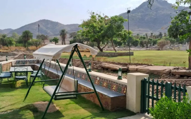 Shikarbadi Hotel