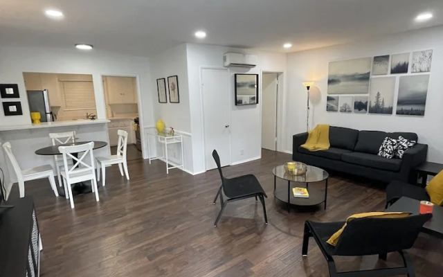 Hollywood Business Suites
