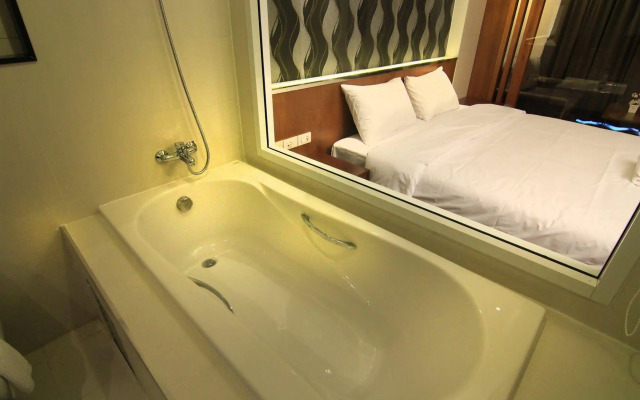 Inn residence serviced suites