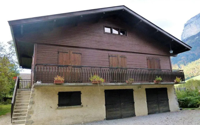 Magnificent chalet with garden