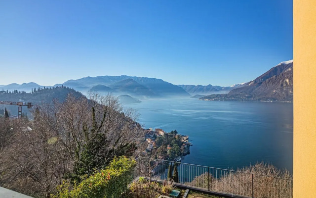 Sunny Varenna Apartment