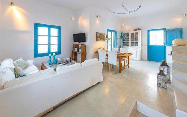 "Anemoskala" Cycladic Traditional House