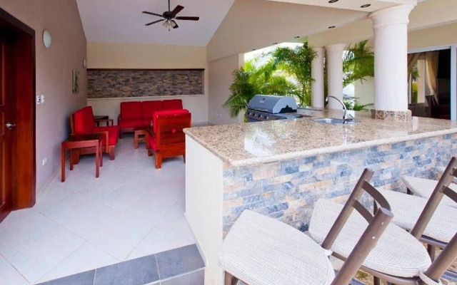 Privacy and Comfort Luxury 6 Bedroom Villa