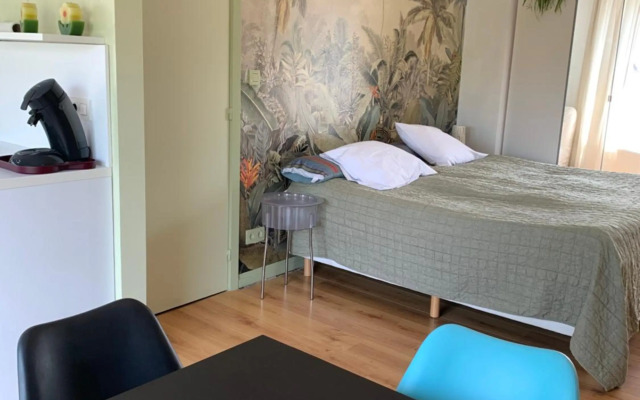 Studio Poppies balcony free Parking