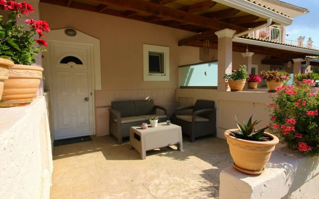 Santa Barbara Lakis Apartments