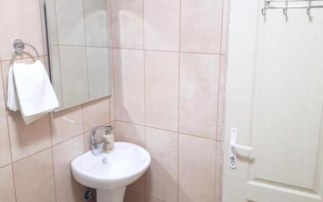 Apartments & rooms Left River