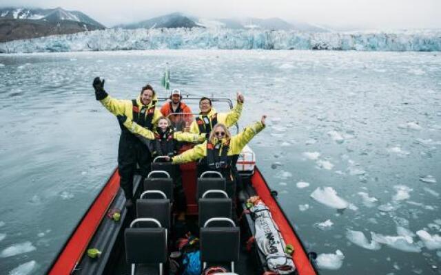 Svalbard Hotell - Polfareren