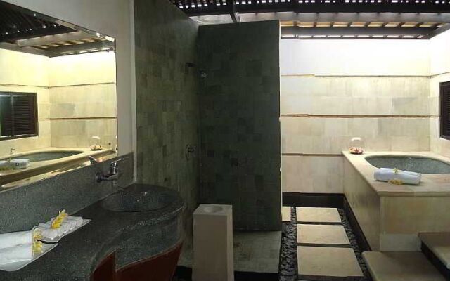 Suarti Resort, Villas & Gallery
