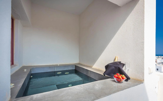 Mar n Mar Crown Hotel and Suites