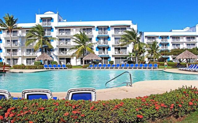 Playa Blanca Beach Resort - All Inclusive