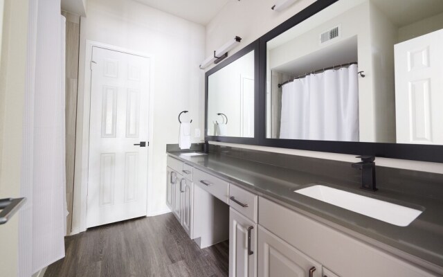 Artsy South Congress Suites by Sonder