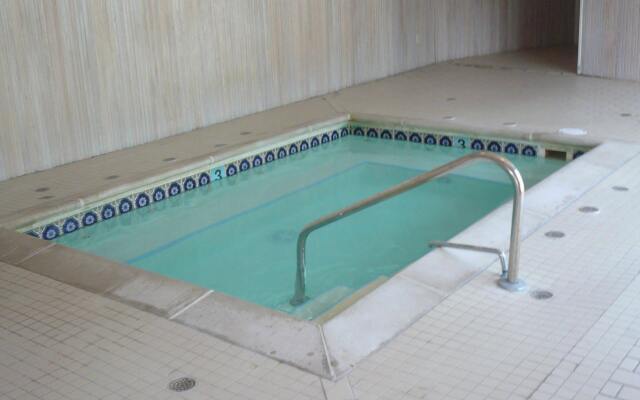 Colonial Inn in Harbor Springs