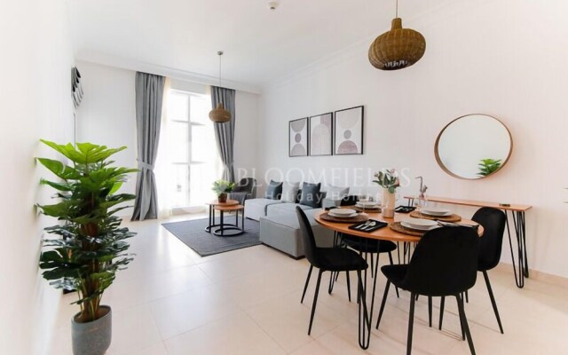 Golf course view, stylish 2BR