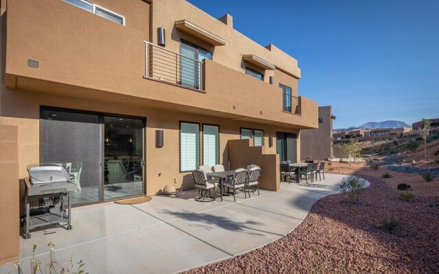 Red Cliff Farmhouse