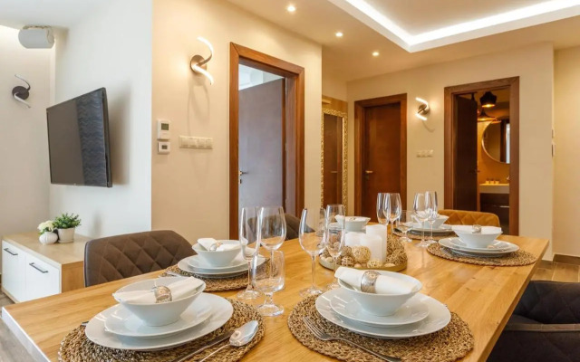 Royal Cafe Apartman