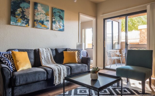 1 BR Apt with Parking by Frontdesk