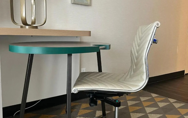 Holiday Inn Toronto Airport East by IHG