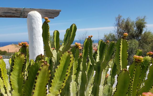 Villa With sea View and Pool