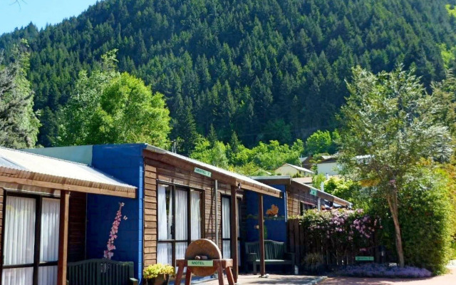 Queenstown Holiday Park & Motels Creeksyde