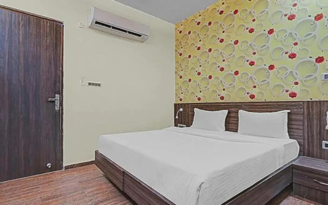 Fabhotel Sam Inn